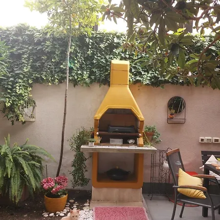 Issa -1min From The Beach,free Parking شقة