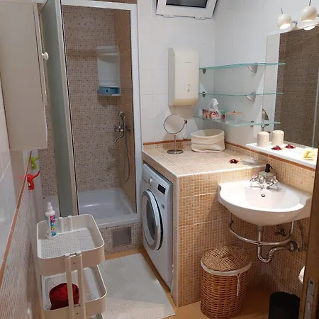 Issa -1min From The Beach,free Parking * سبليت